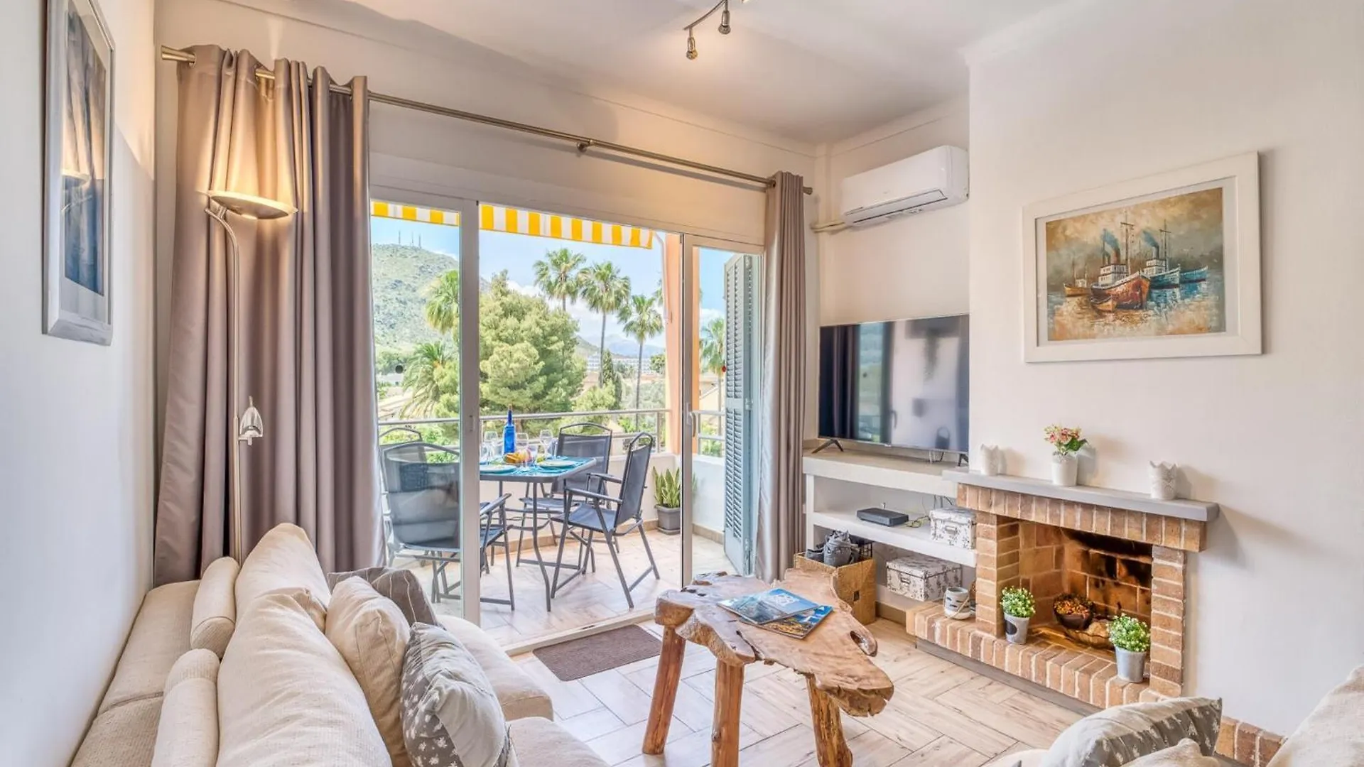 Apartment With Mountain And Lake View アルクディア